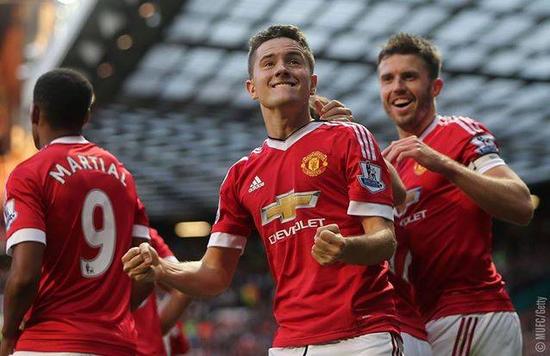 他的成功更 他的成功更