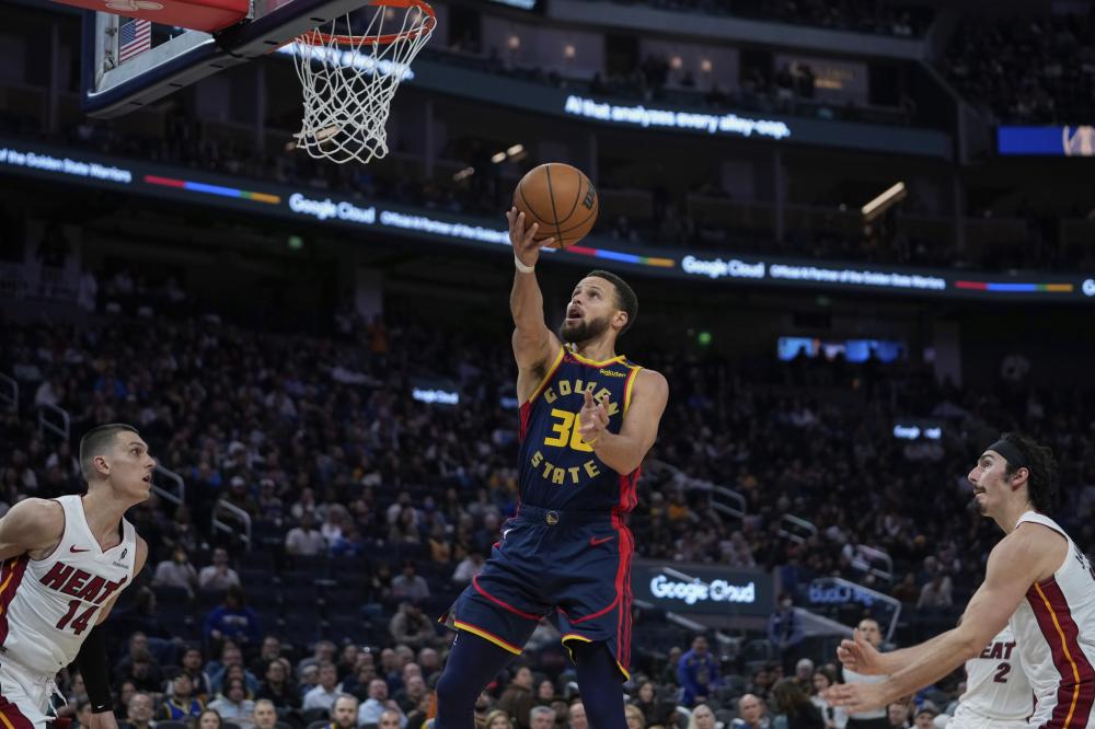 尔滨，有惊喜丨中国年遇上亚冬会 “尔滨”华丽变身“国际滨”中国之声.